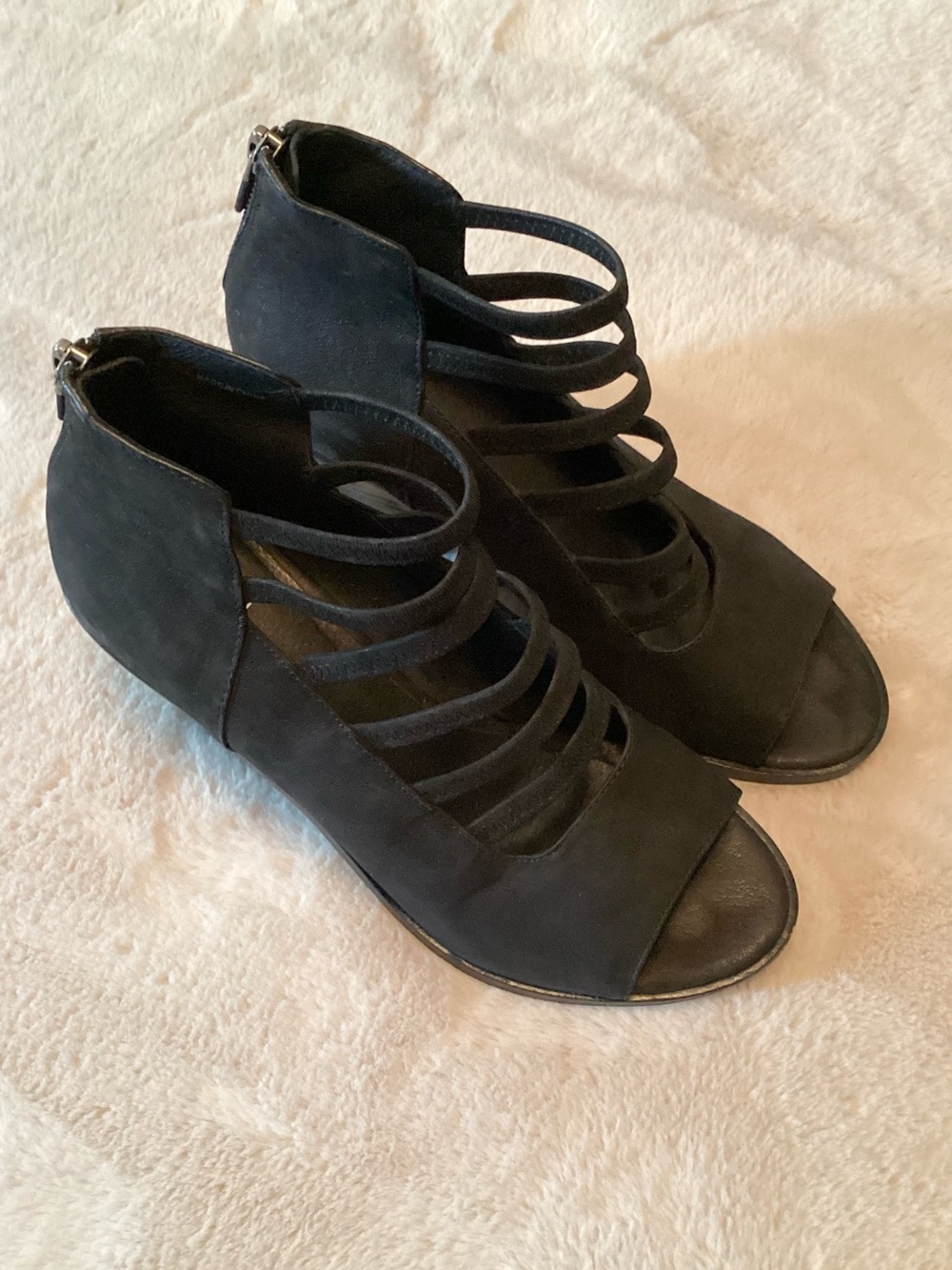 Eileen Fisher James Black Leather Multi-Strap Open-Toe Booties - Size 6 - Picture 3 of 8